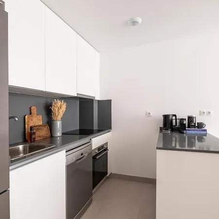 Celere, 200m From The Sea And 4km From Golf Lägenhet