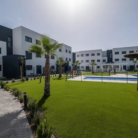 Lägenhet Celere, 200m From The Sea And 4km From Golf *